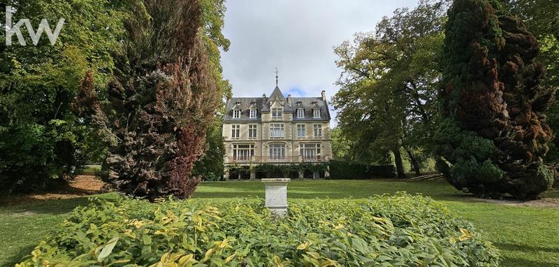 Maison de domaine équestre - 650 m² - 10 pièces