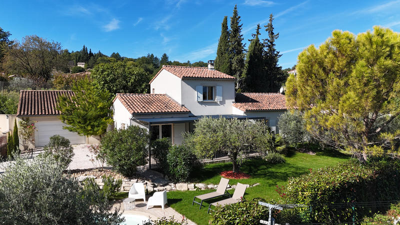 Villa - 469 m² - 10 pièces