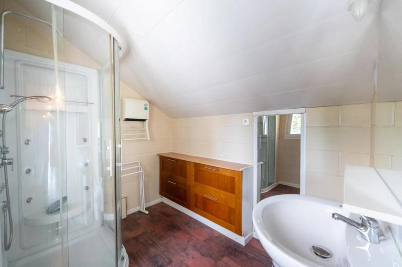 Maison - 187 m² - 8 pièces