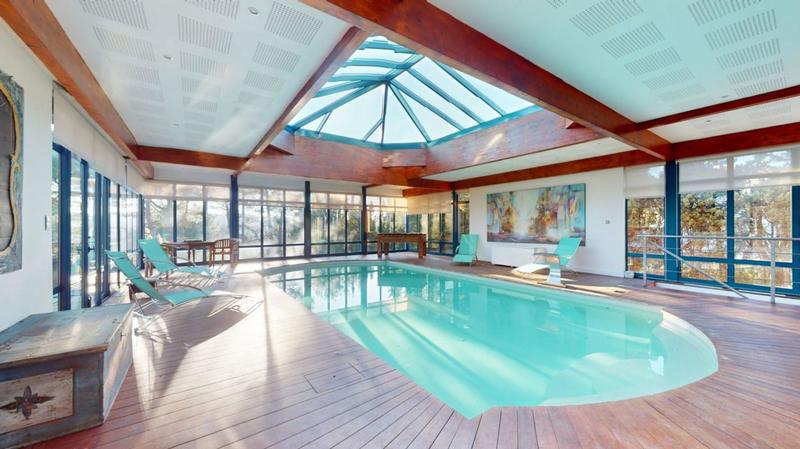 Propriété - 980 m²