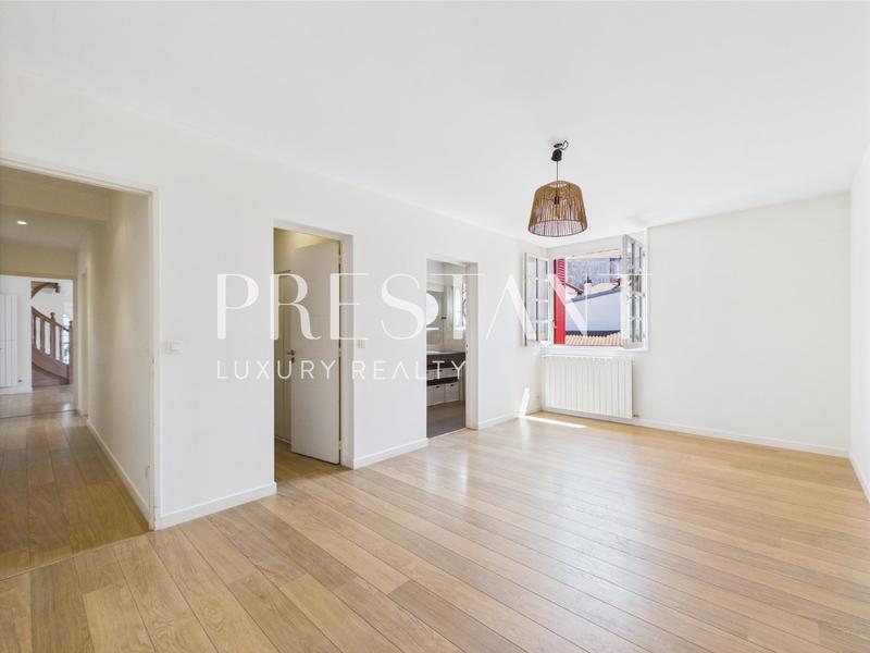Maison de ville - 209 m² - 4 pièces