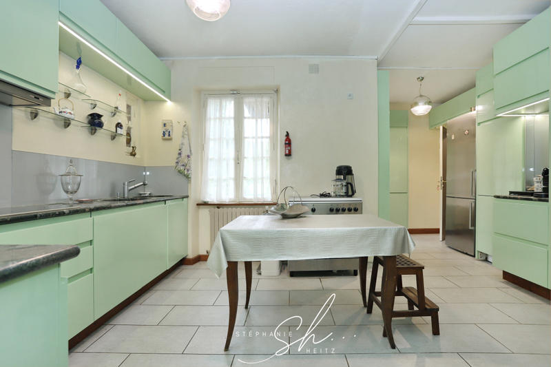 Maison - 380 m² - 14 pièces