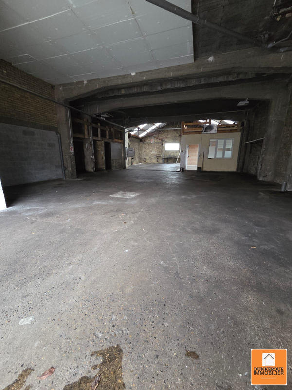 Entrepôt - 300 m²