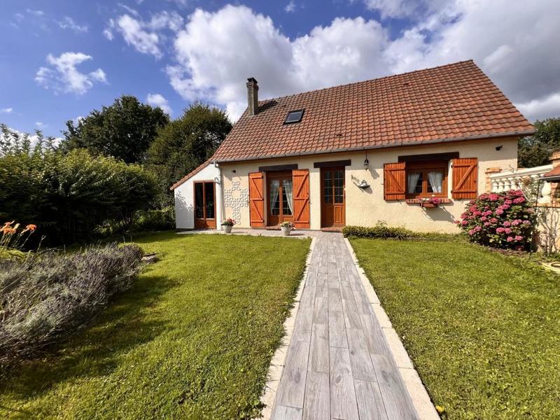 Maison - 90 m² - 5 pièces