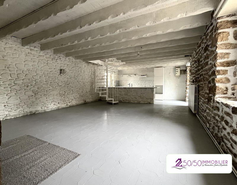 Maison ancienne - 231 m² - 9 pièces