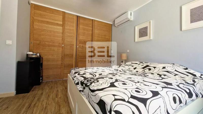 Maison - 255 m² - 8 pièces