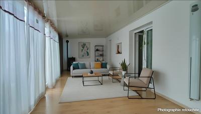 Maison - 254 m² - 11 pièces