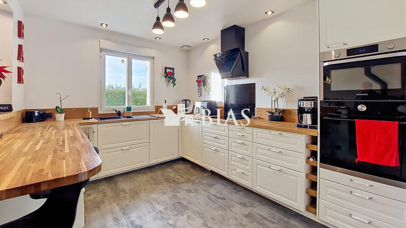 Maison traditionnelle - 109 m² - 4 pièces