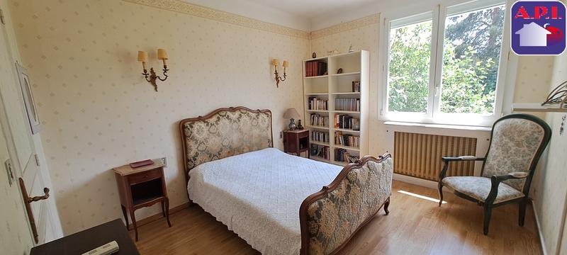 Maison - 220 m² - 8 pièces