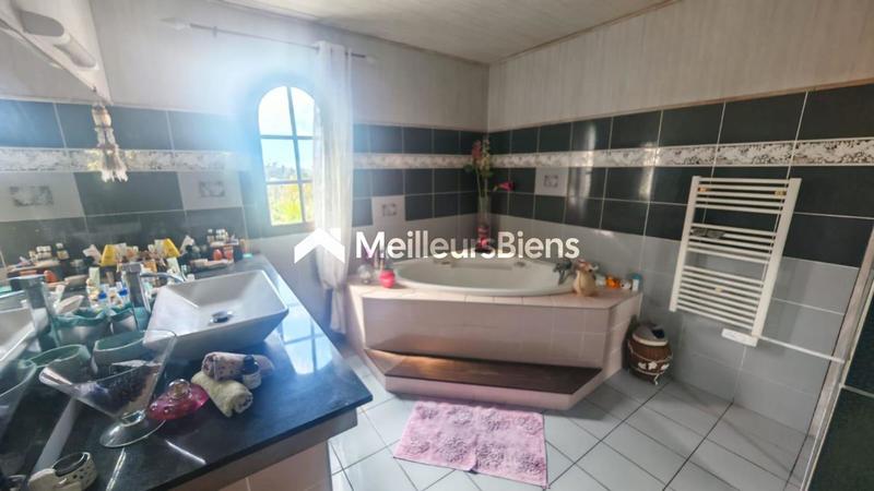 Maison - 167 m² - 6 pièces