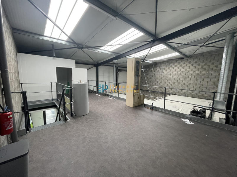 Local d'activités - 163 m²