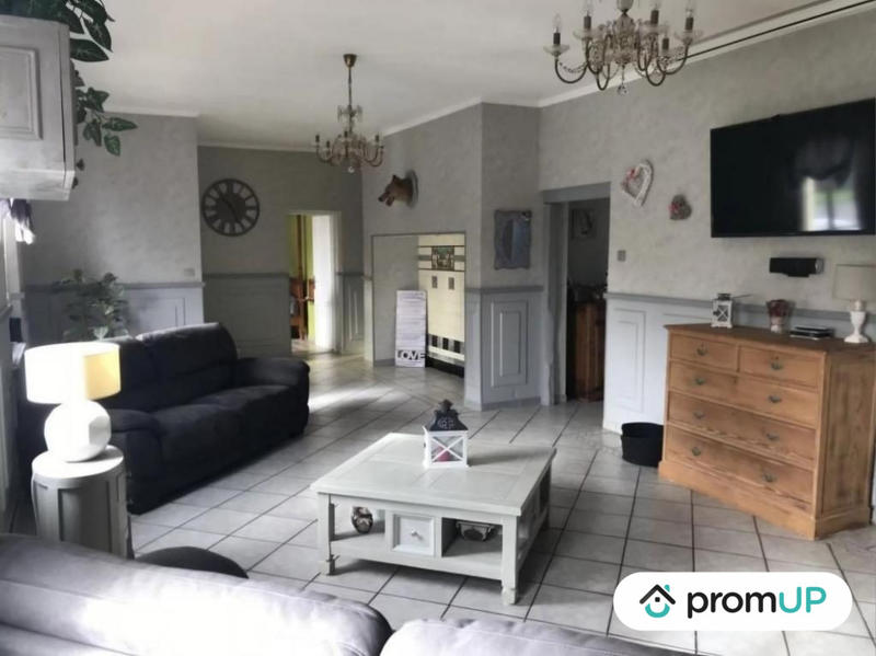 Maison - 237 m² - 8 pièces