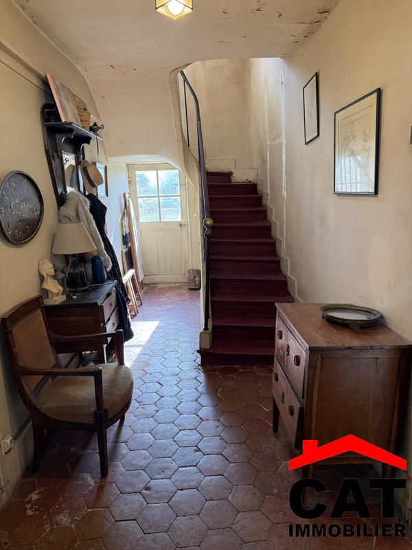 Maison - 366 m² - 13 pièces