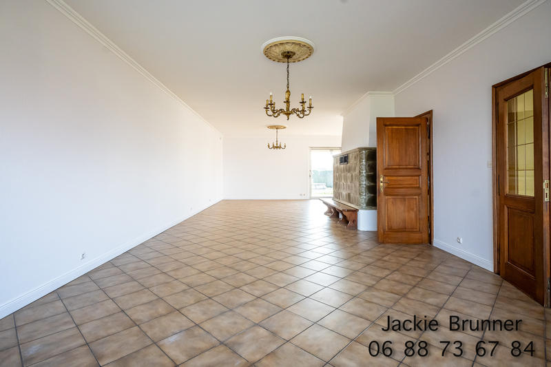 Maison - 220 m² - 6 pièces
