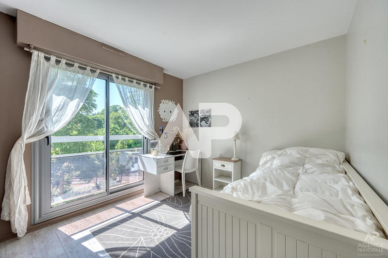 Appartement - 102 m² - 6 pièces