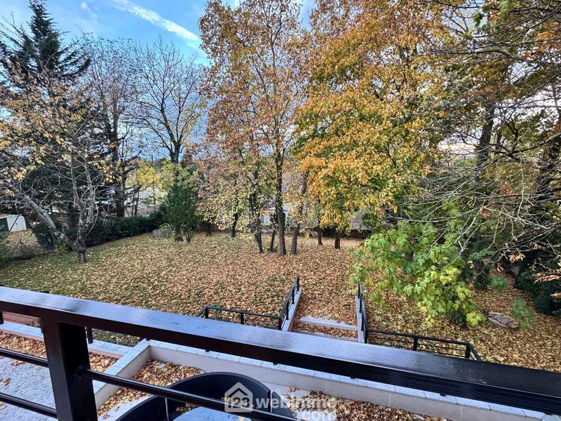 Maison - 200 m² - 7 pièces