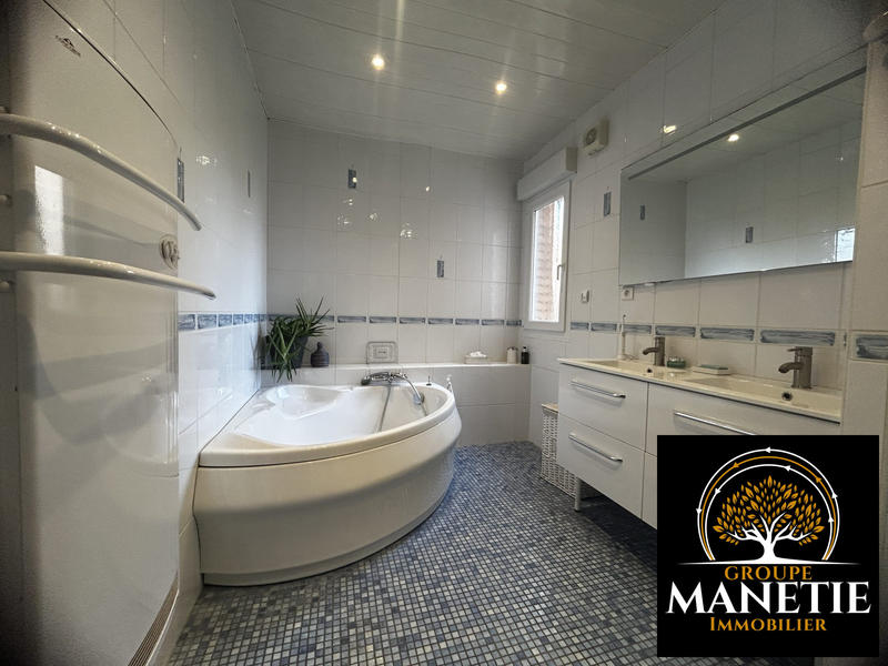 Maison - 192 m² - 6 pièces