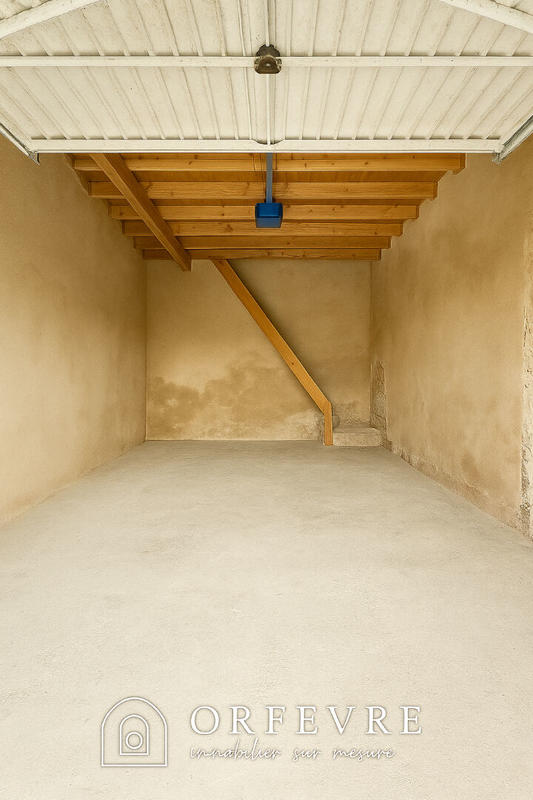 Maison - 240 m² - 7 pièces