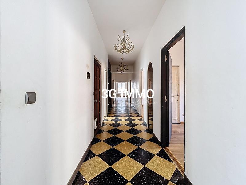 Appartement - 216 m² - 6 pièces