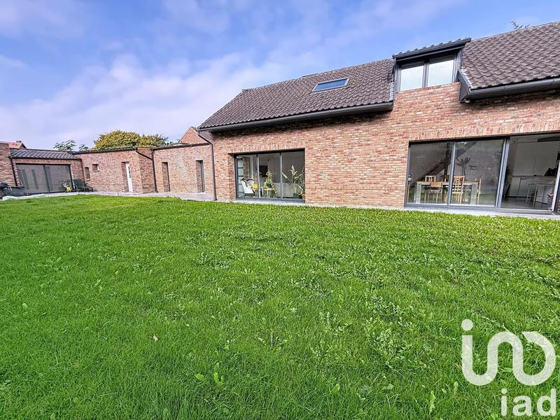 Maison - 280 m² - 9 pièces