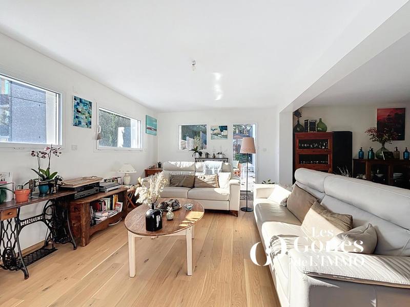 Maison - 196 m² - 6 pièces