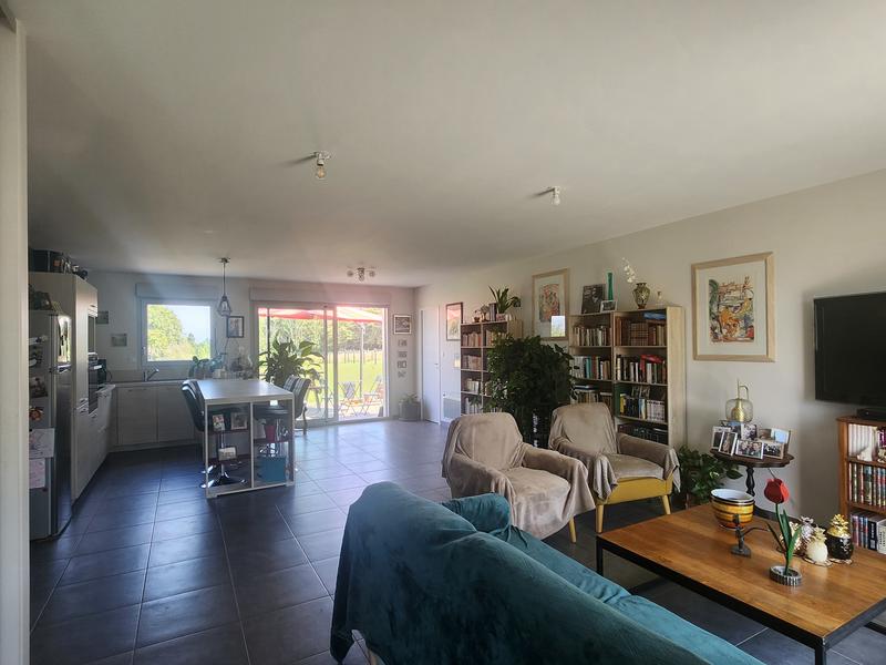 Maison - 90 m² - 5 pièces