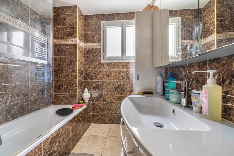 Maison - 190 m² - 7 pièces