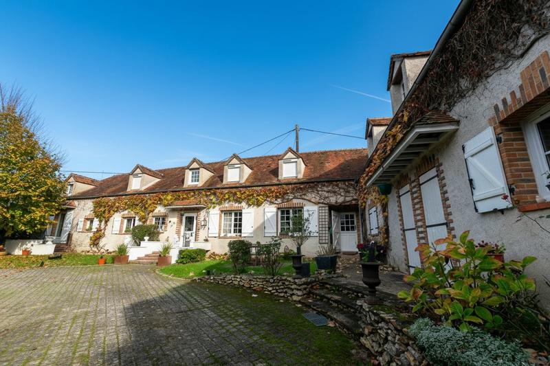 Maison - 337 m² - 11 pièces