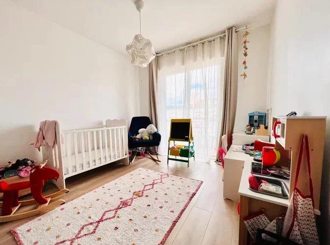 Appartement - 100 m² - 4 pièces