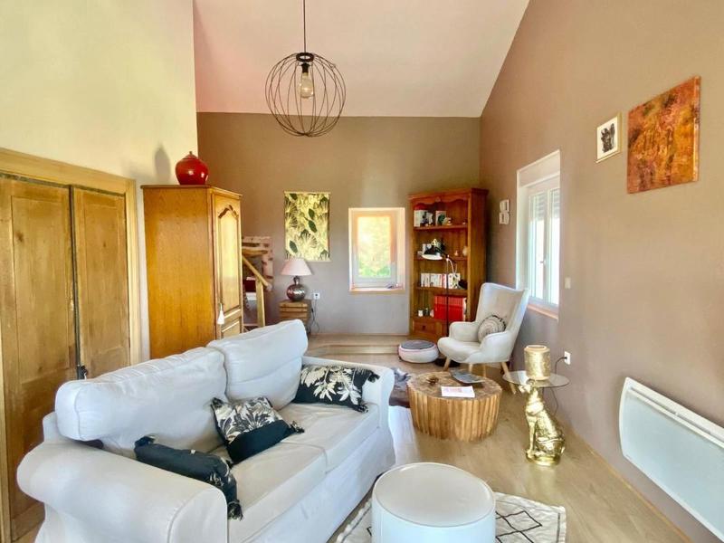 Propriété - 200 m² - 8 pièces