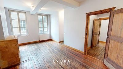 Appartement - 110 m² - 4 pièces