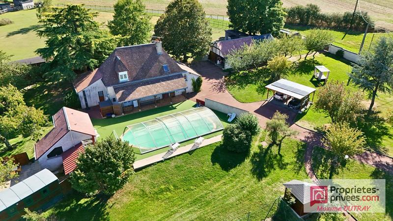 Maison - 351 m² - 18 pièces