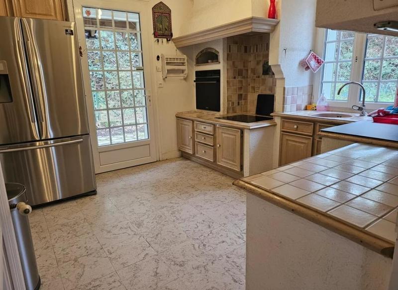 Propriété - 220 m² - 8 pièces