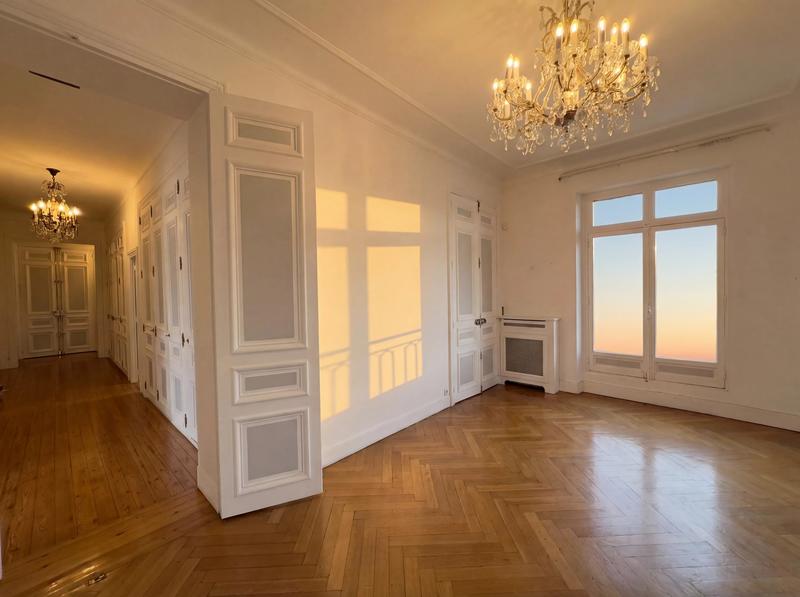 Appartement - 239 m² - 6 pièces