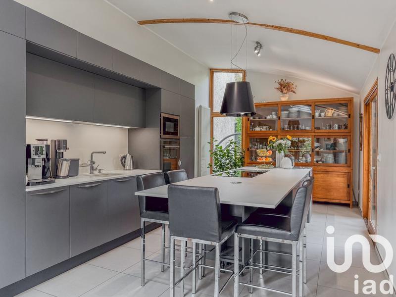 Maison - 213 m² - 8 pièces