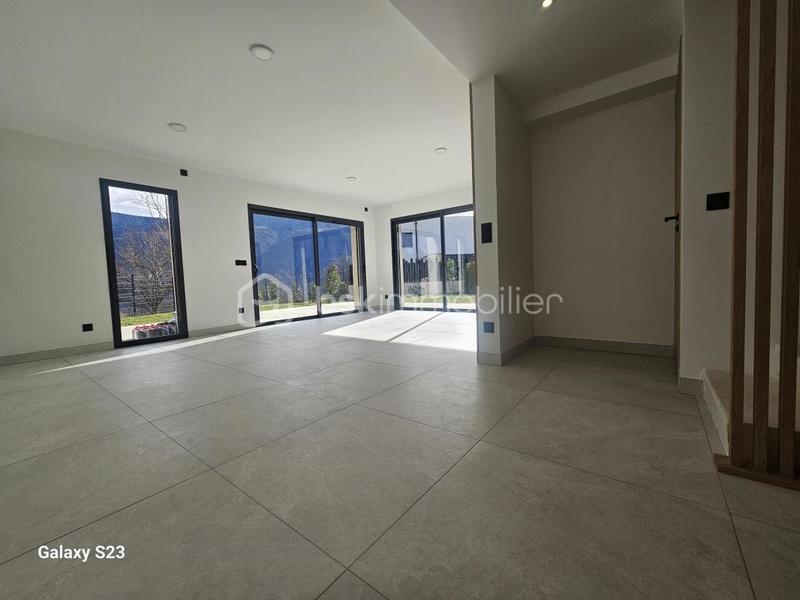 Maison - 85 m² - 5 pièces