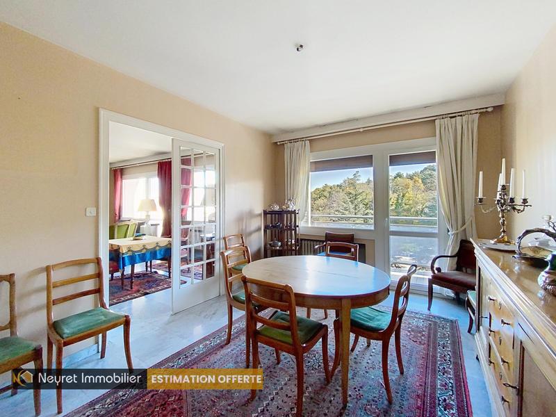 Appartement - 152 m² - 6 pièces