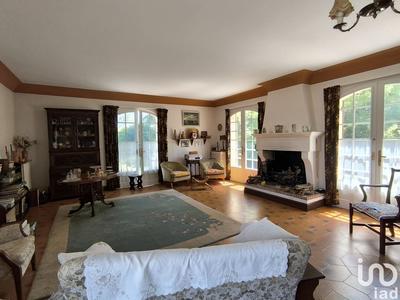 Maison - 196 m² - 7 pièces