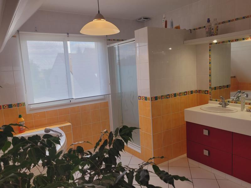 Maison contemporaine - 285 m² - 7 pièces