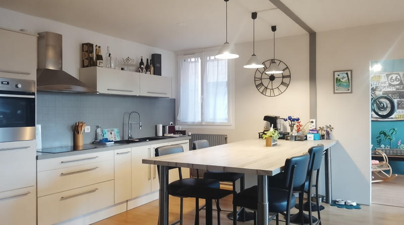 Appartement - 100 m² - 4 pièces