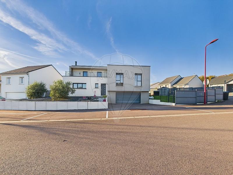 Maison - 141 m² - 6 pièces