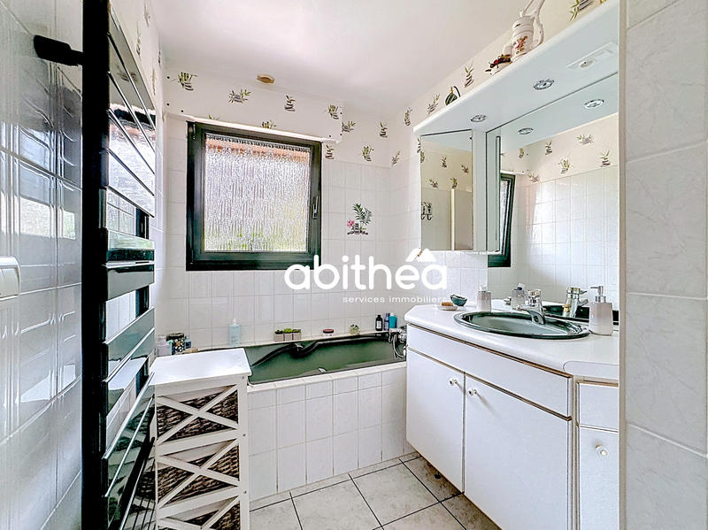 Maison - 142 m² - 7 pièces