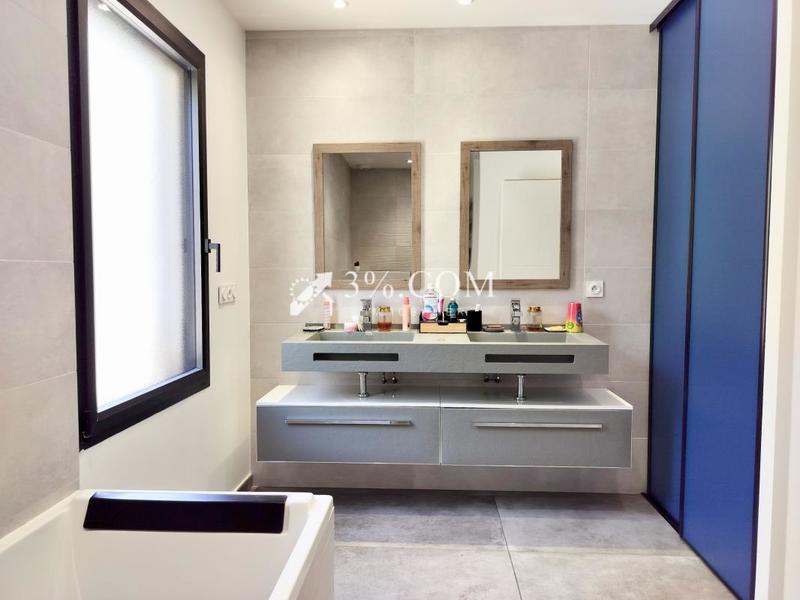 Villa - 200 m² - 7 pièces