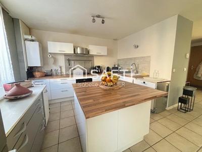 Maison - 90 m² - 1 pièce