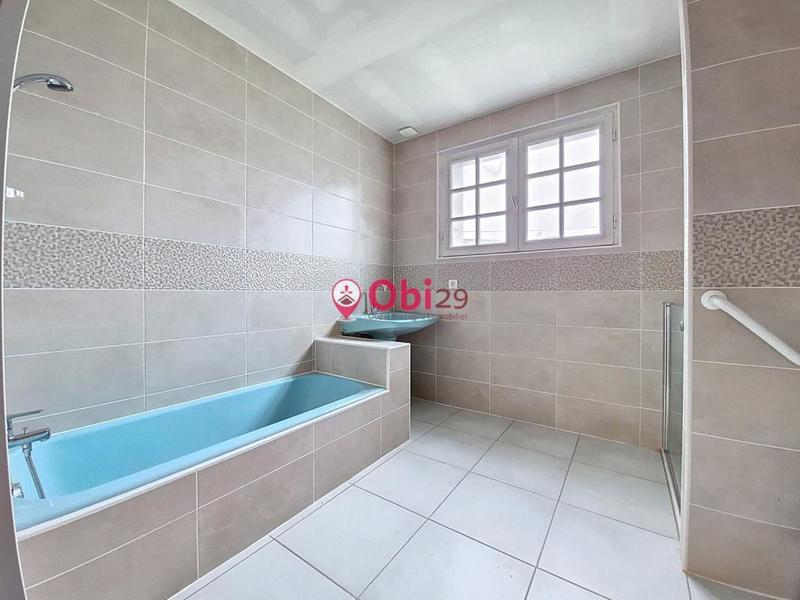 Maison - 137 m² - 6 pièces