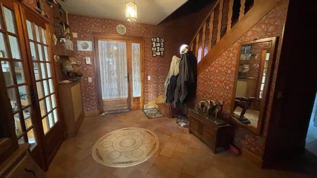 Maison - 220 m² - 6 pièces