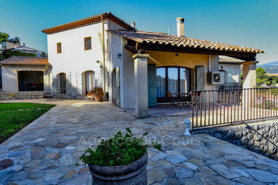 Villa - 260 m² - 5 pièces