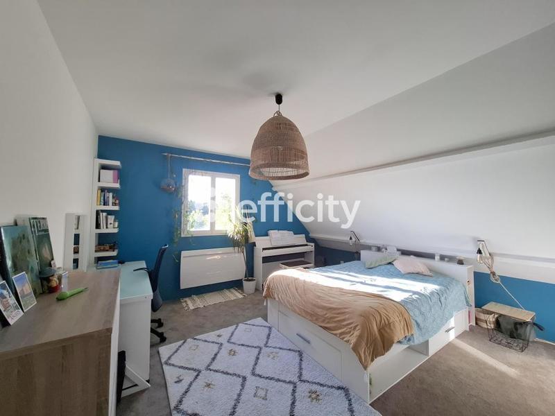 Maison - 185 m² - 10 pièces