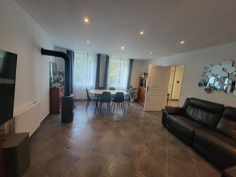 Maison - 215 m² - 10 pièces