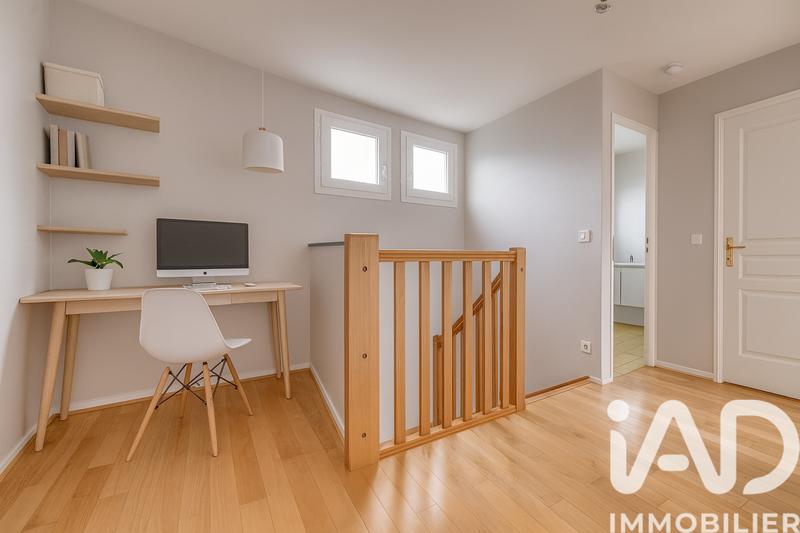Maison - 182 m² - 8 pièces